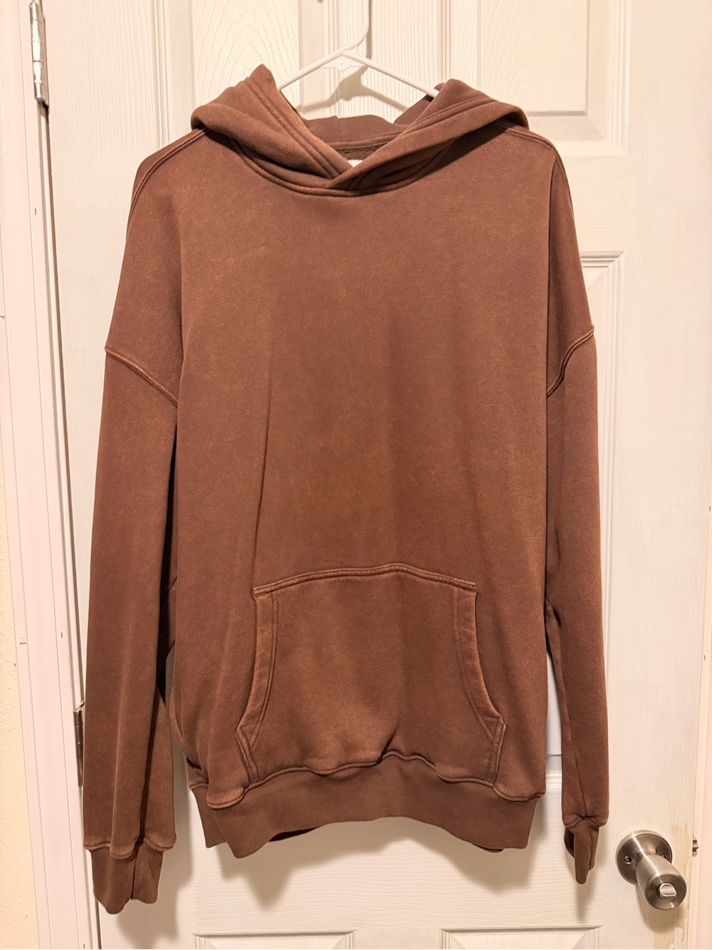 Hollister Men's Brown Hooded Pullover Sweatshirt.
